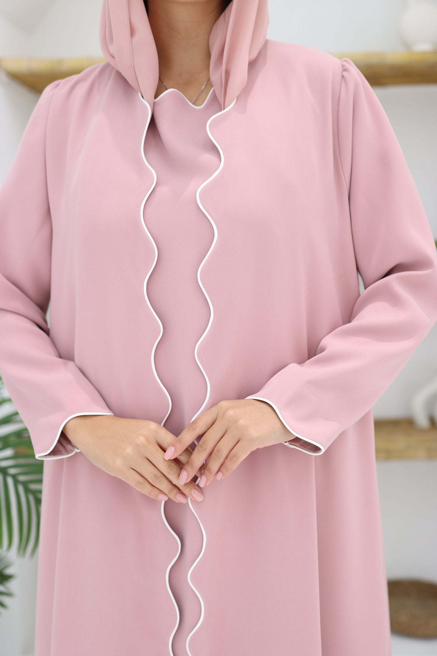 Leona cut-out Abaya