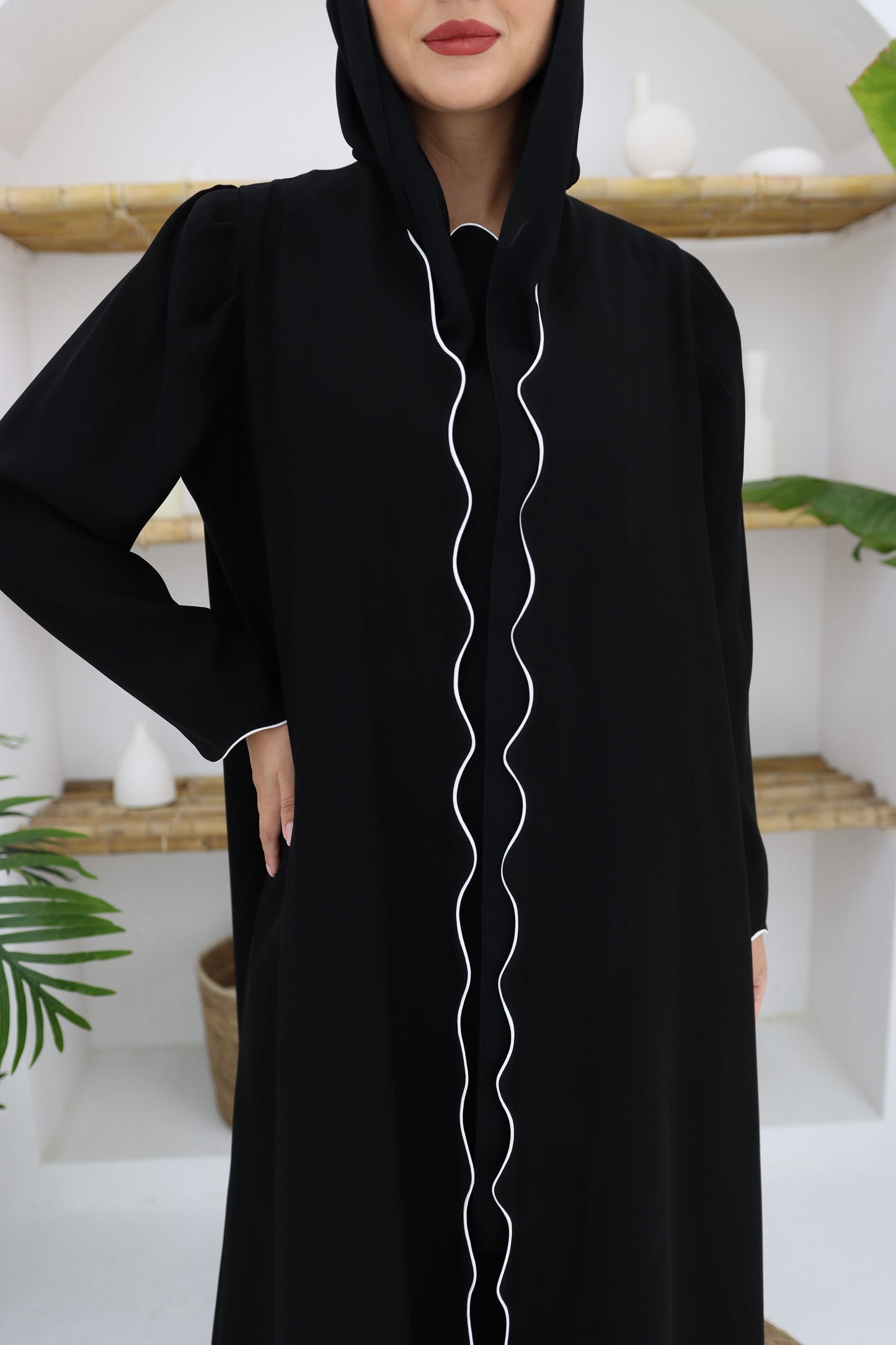 Leona cut-out Abaya