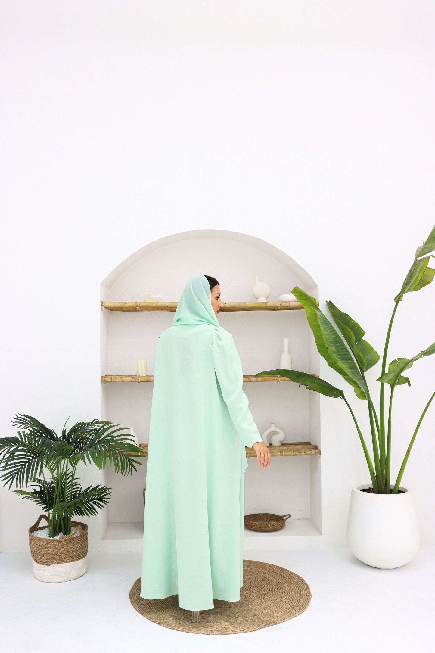 Leona cut-out Abaya