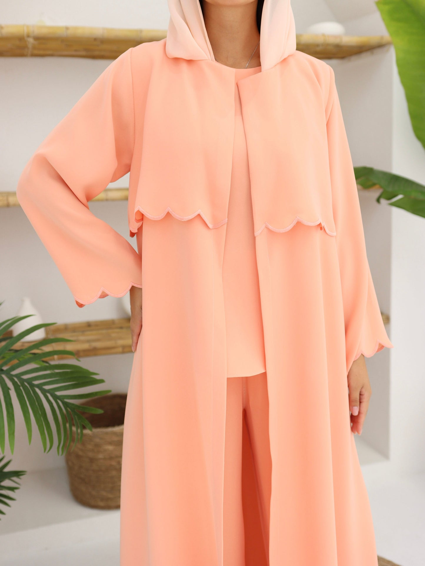 Scallop abaya