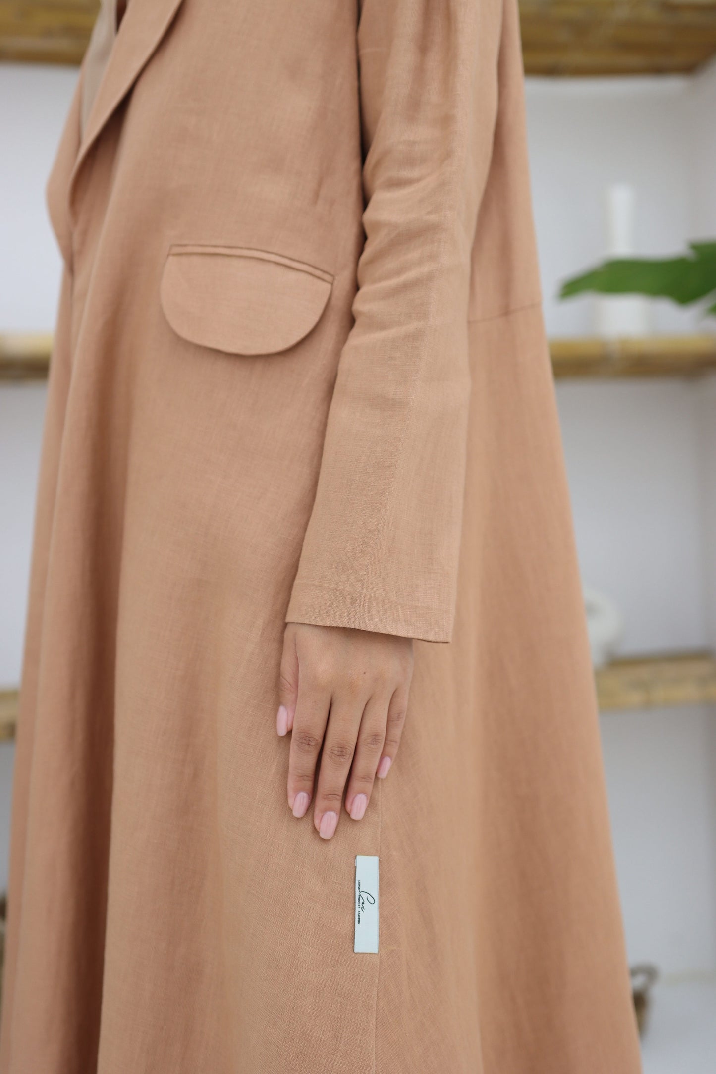 Scalloped collar Abaya