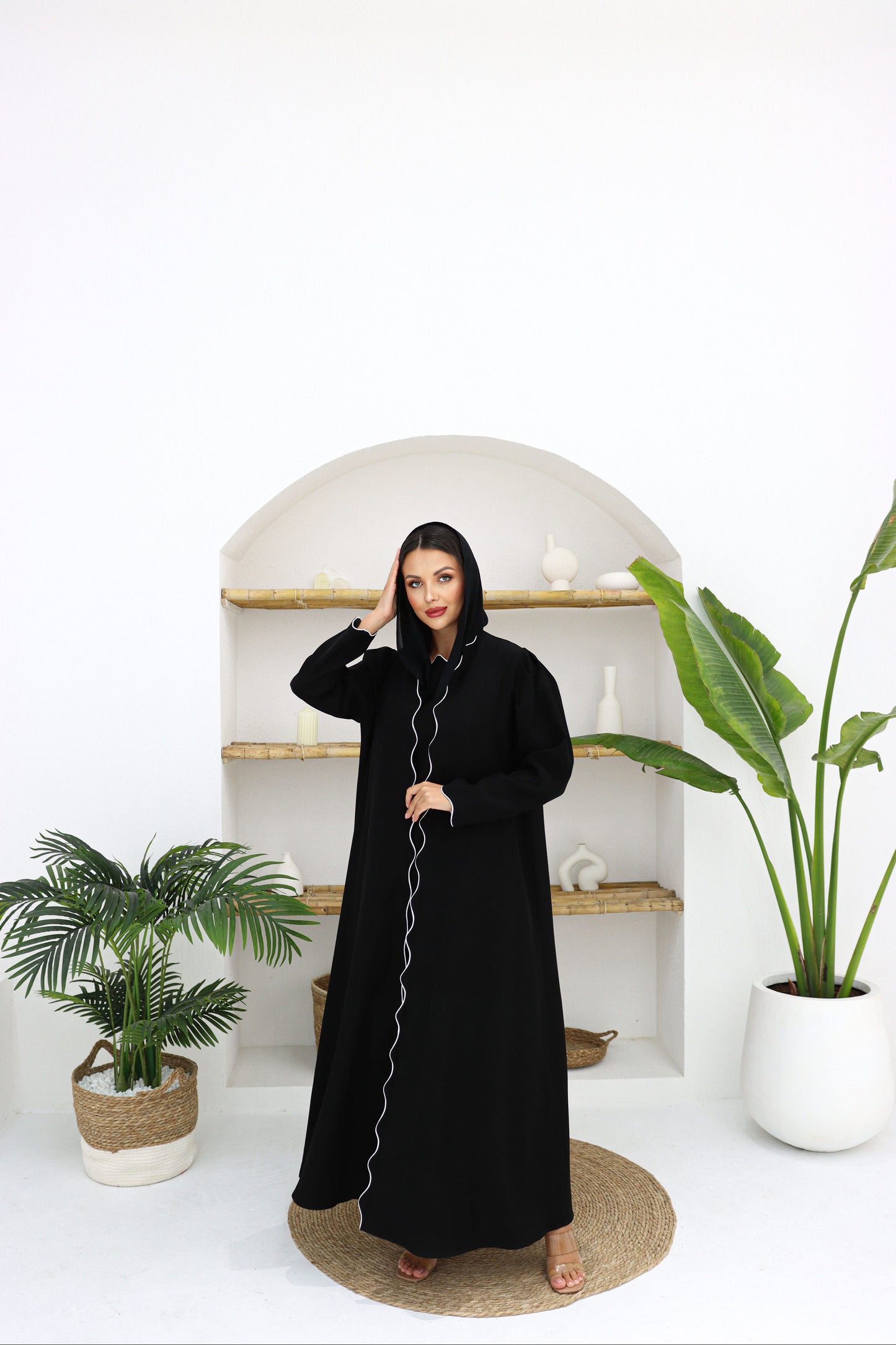 Leona cut-out Abaya