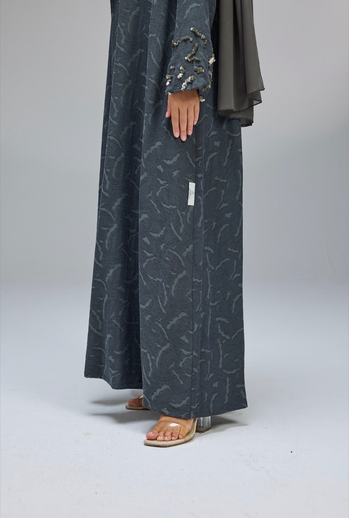 Daffodil yellow & Midnight Grace