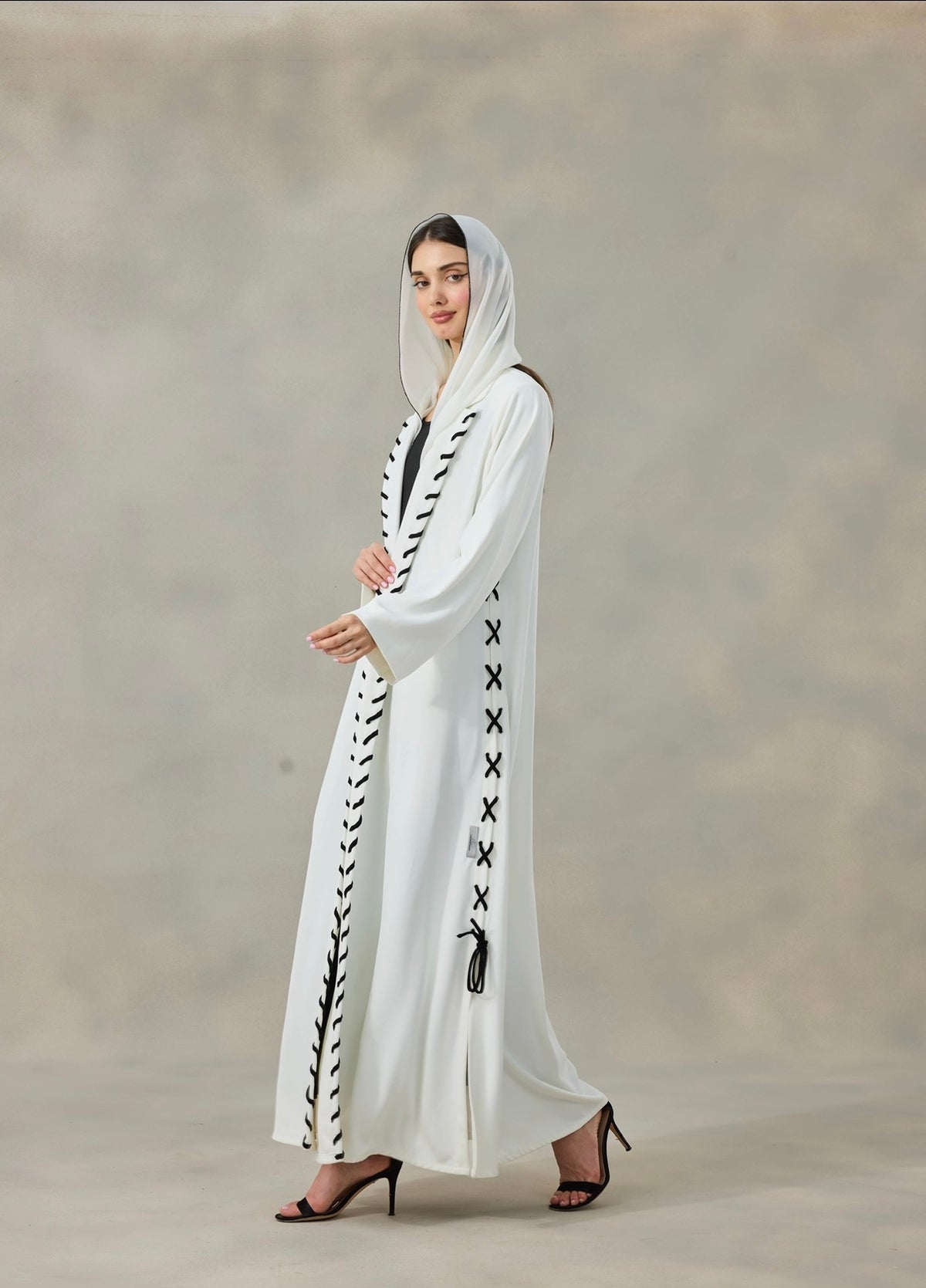 Knote Abaya