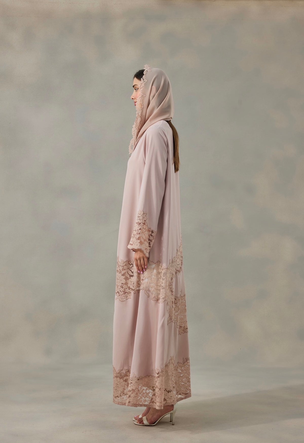 Lacella Abaya