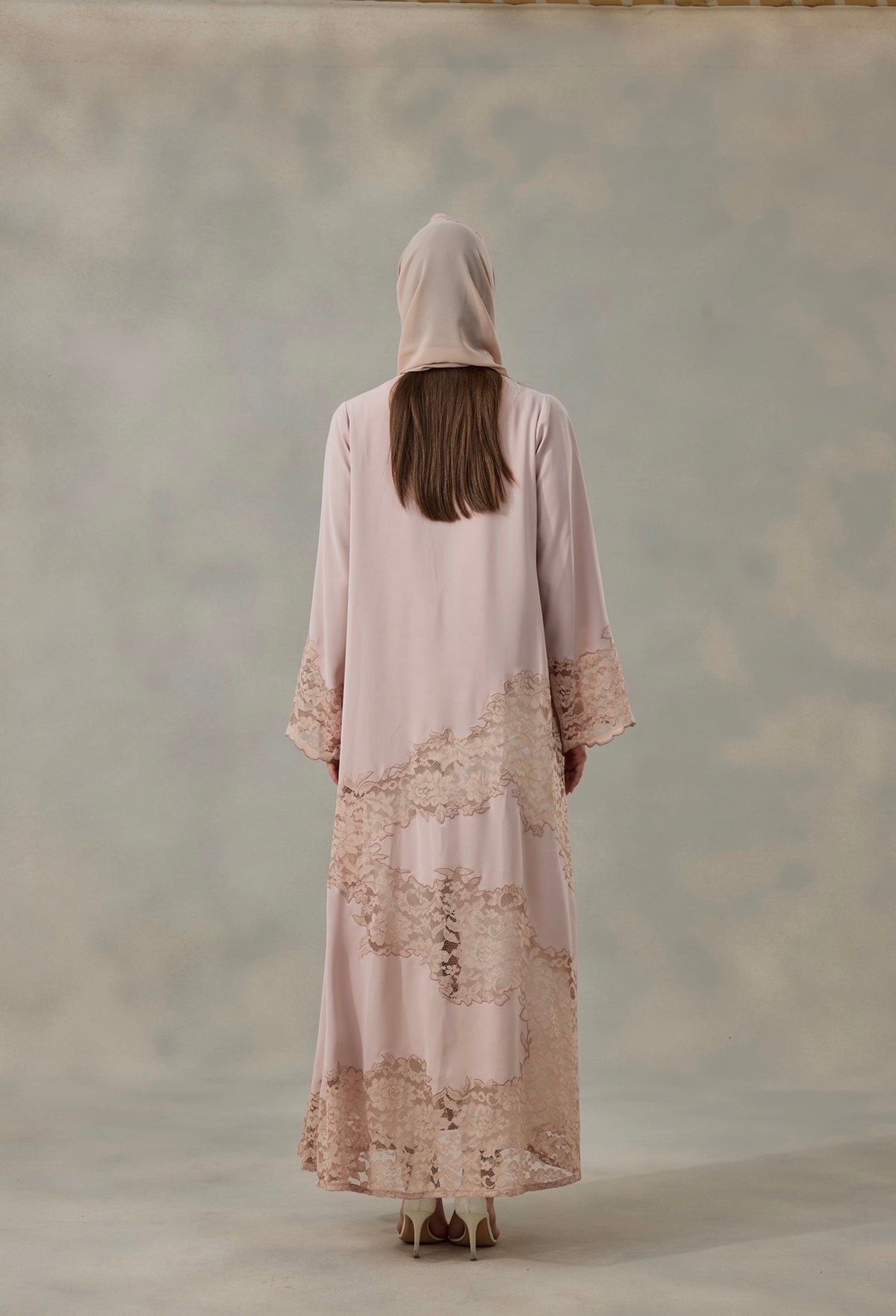 Lacella Abaya