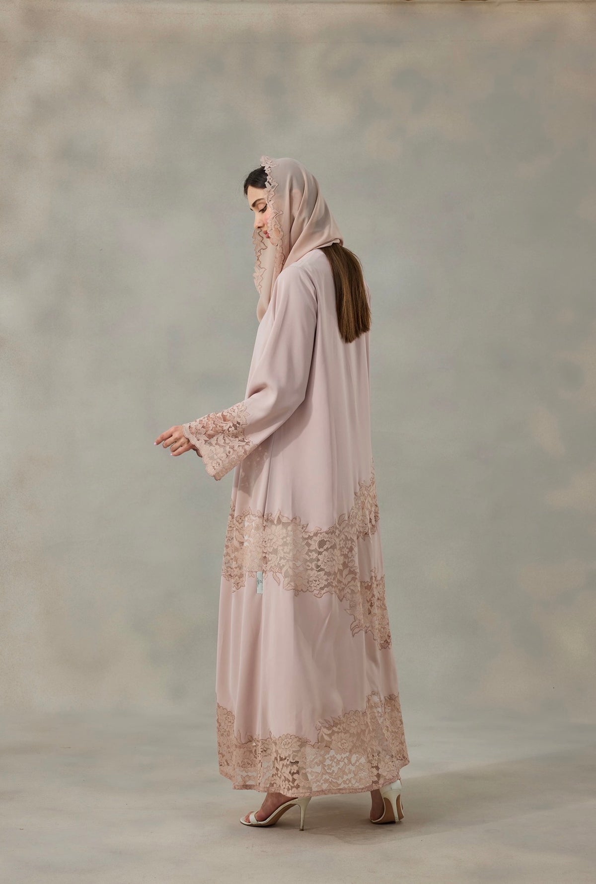 Lacella Abaya