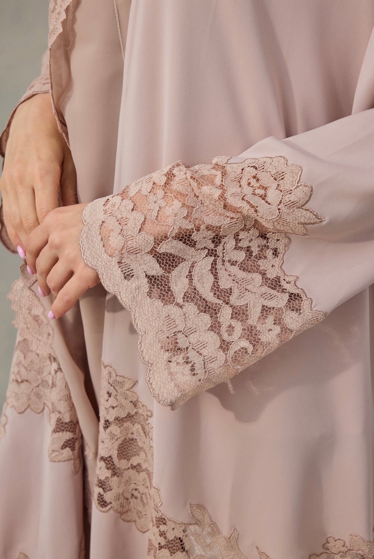 Lacella Abaya