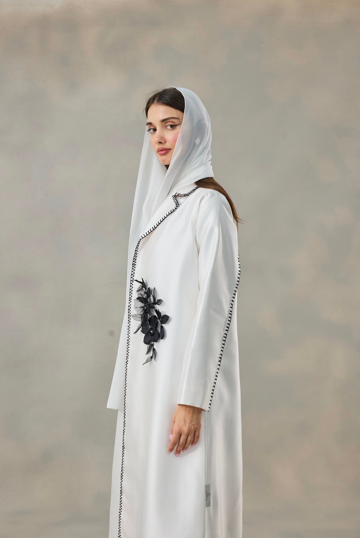 Fleur Noir Abaya