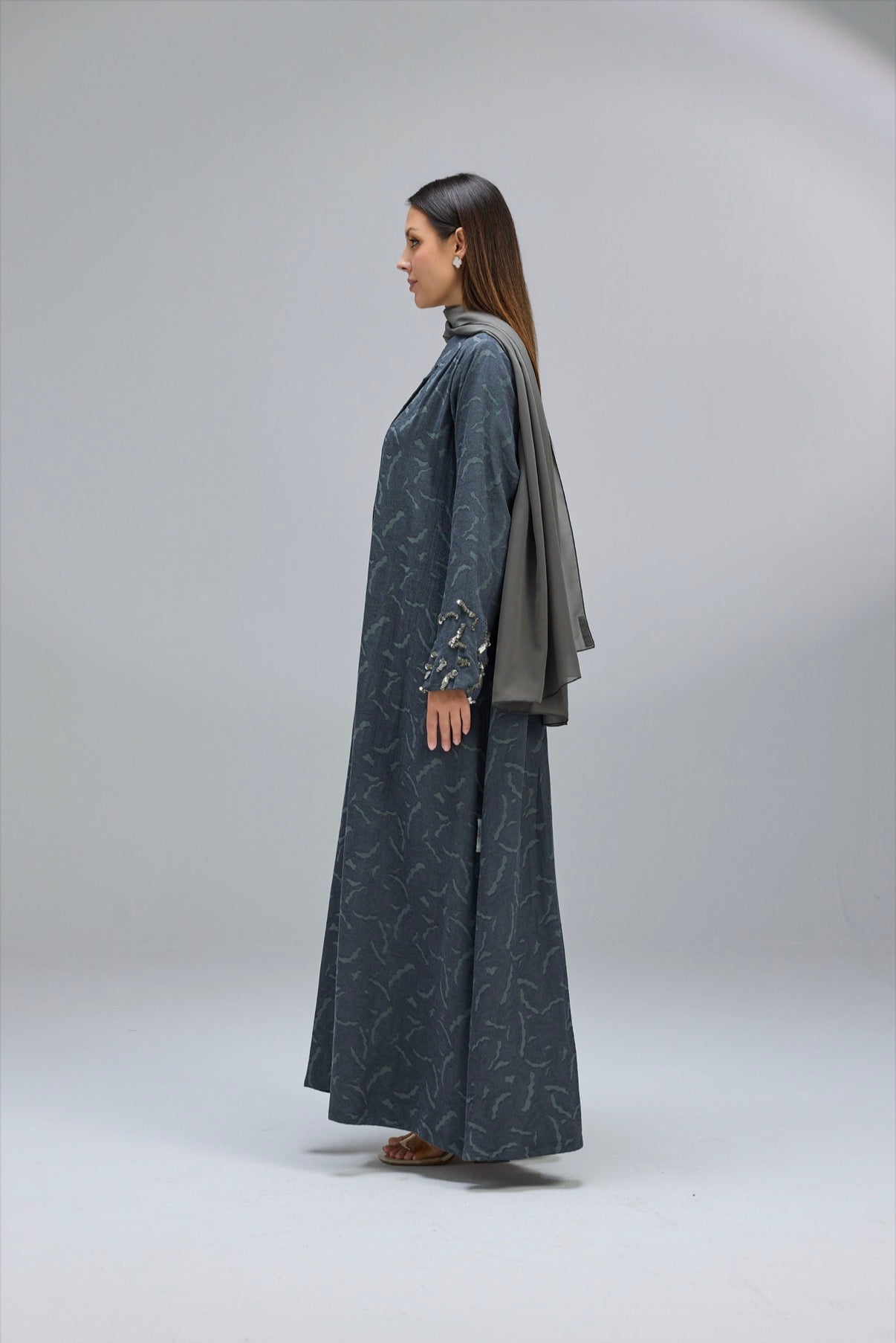 Daffodil yellow & Midnight Grace