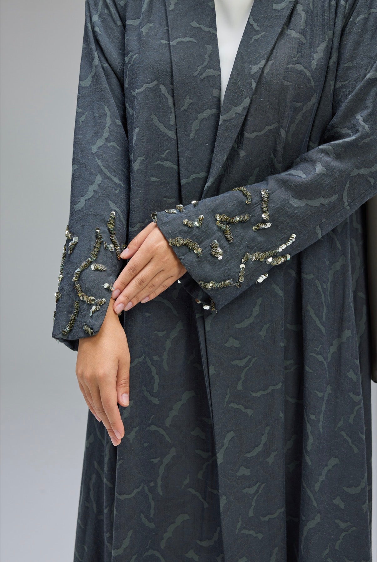 Daffodil yellow & Midnight Grace