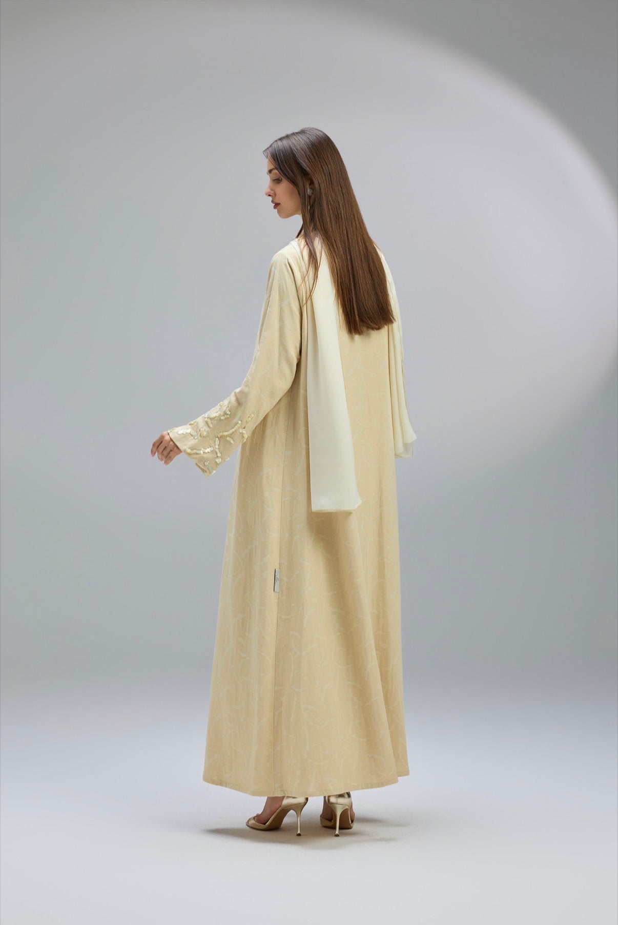 Daffodil yellow & Midnight Grace