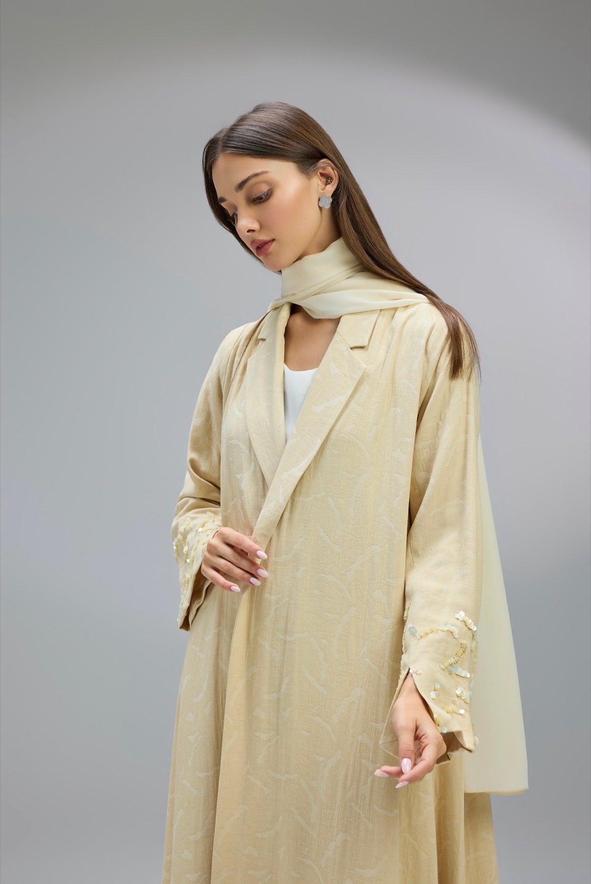 Daffodil yellow & Midnight Grace