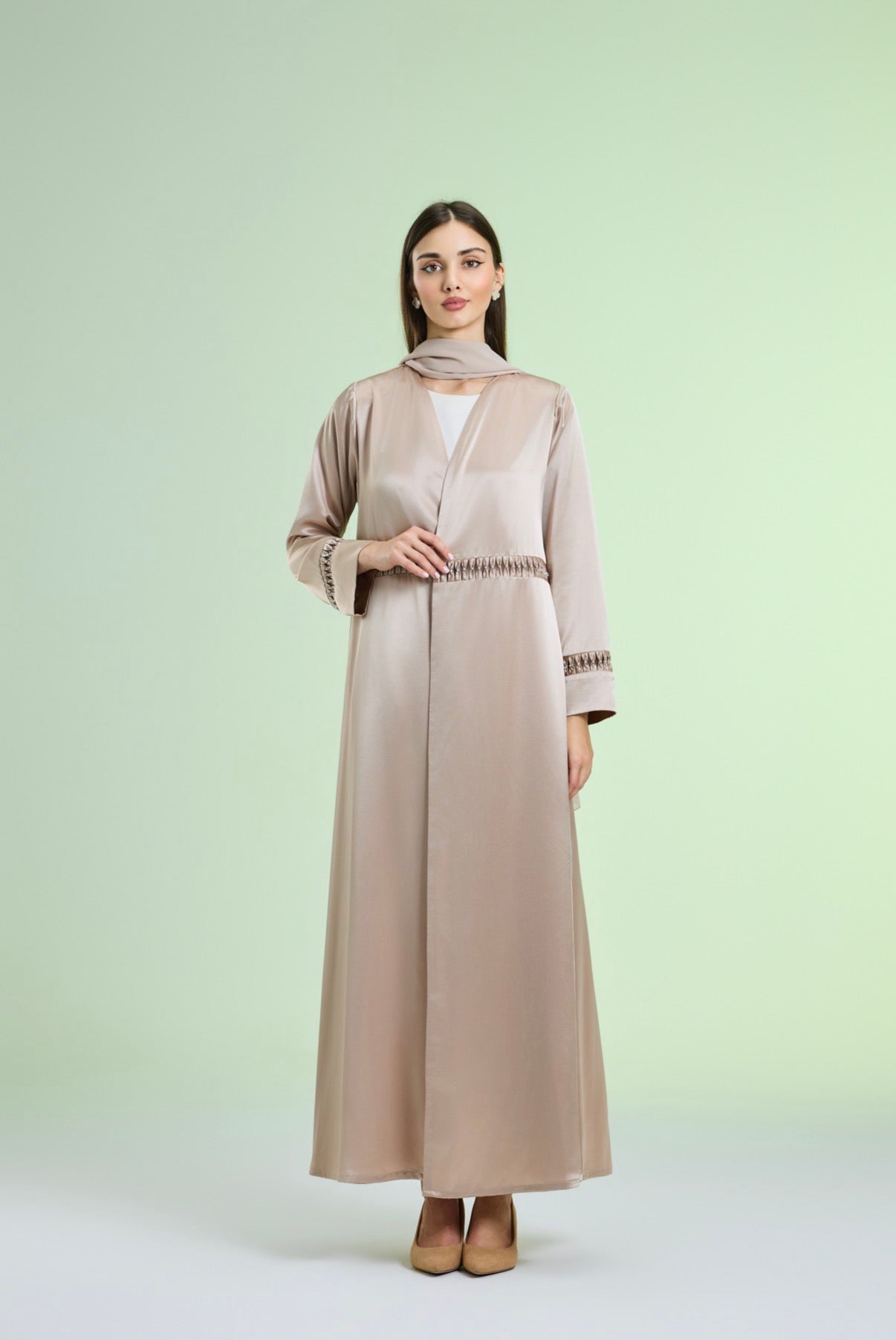 Pearl whisper Abaya