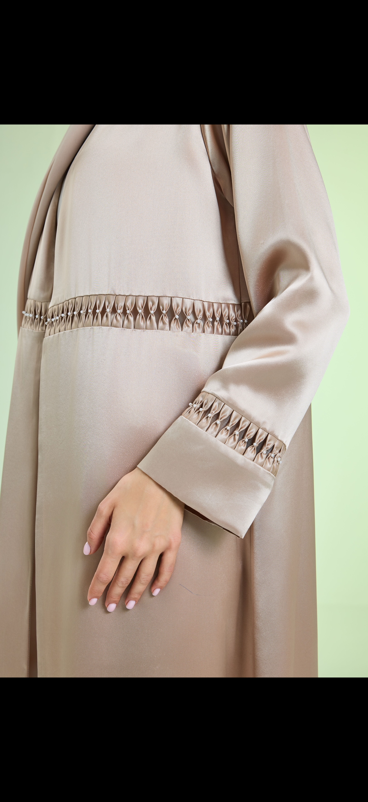 Pearl whisper Abaya